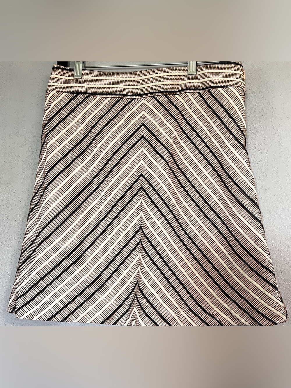 LOFT Chevron-Striped A-Line Skirt in peach, black & white, Size 10